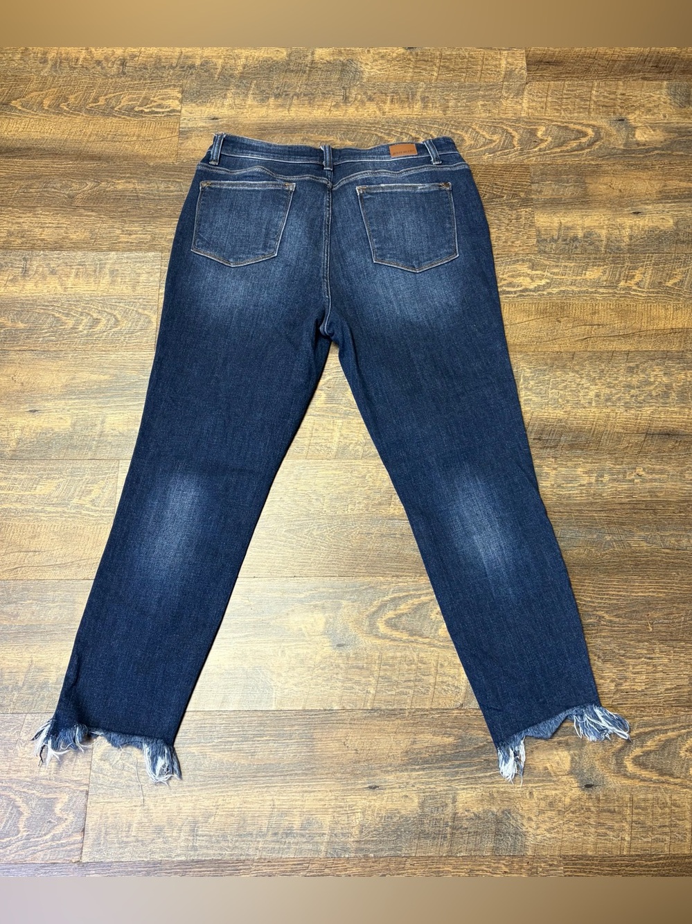 Judy Blue Slim Fit Mid Rise Jeans Womens 15/32 Stretch Denim Raw Hem Dark Wash - Picture 6 of 8
